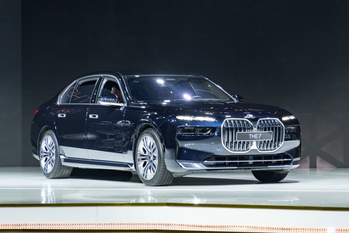 bmw 7 series 2023 17 BMW 735i M Sport