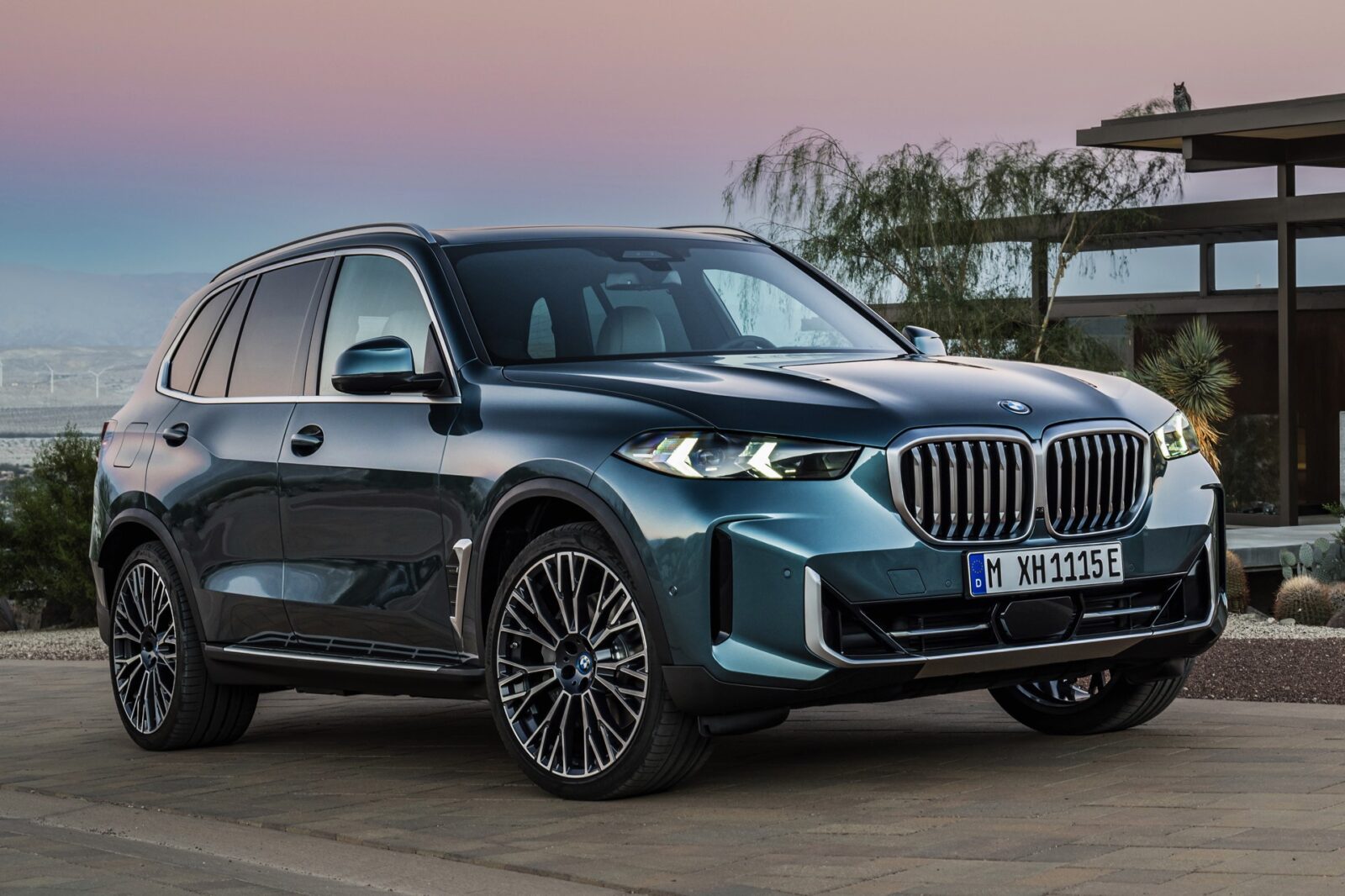 2023-BMW-X5-Facelift-G05-LCI-xLine-Blue-Ridge-Mountain-xDrive50e-11